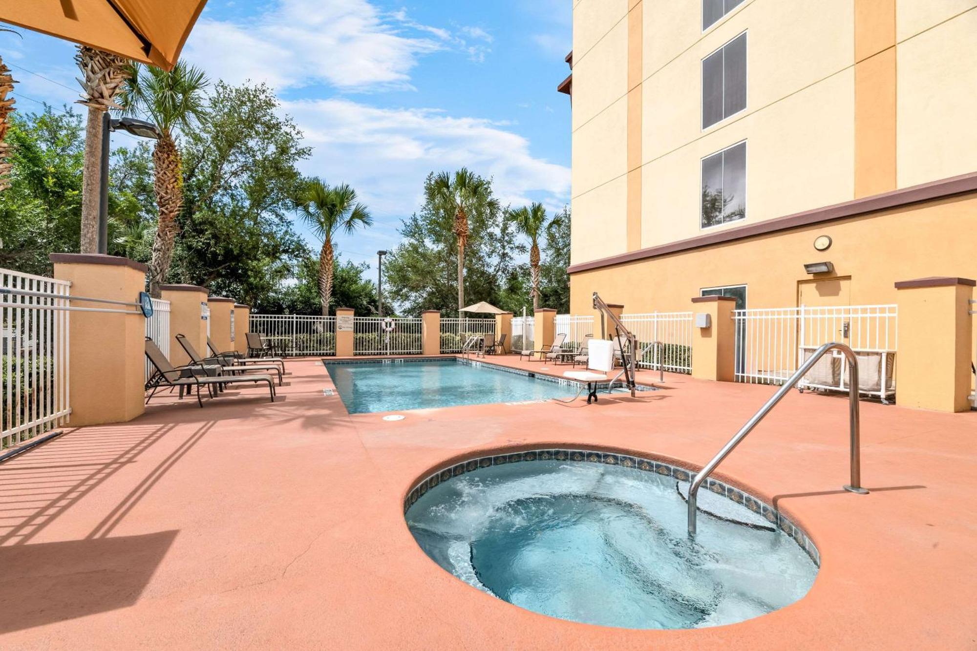 Comfort Suites Orlando Airport Luaran gambar